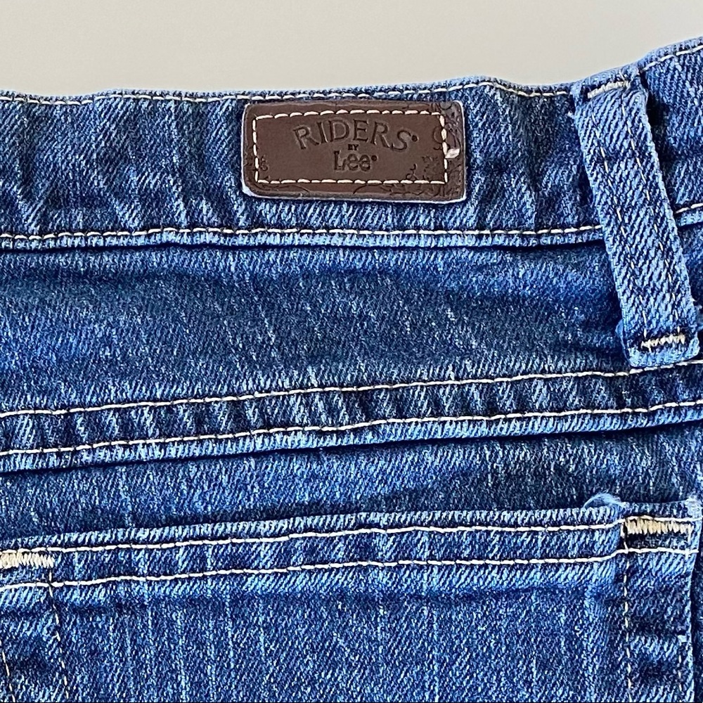 LAST CHANCE 💖HOST PICK 7/42022💖 EUC Lee Riders Relaxed 5 Pocket Jeans, 14P - Picture 3 of 7